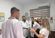 Mjekë nga Bullgaria ekzaminojnë falas banorët e bashkisë së Pustecit