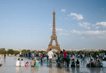 A do të shembet vërtet Kulla Eifel vitin e ardhshëm?