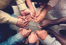 OECD: Vetmia rritet te të rinjtë dhe të moshuarit