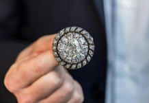 Një kopsë zbukurimi e Napoleonit del në ankand