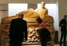 Vidhen statujat romake nga Muzeu Kombëtar i Damaskut