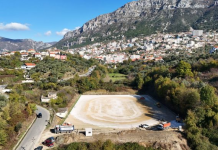 Rikonstruksioni i fushës së vjetër të sportit në Krujë drejt përfundimit