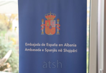 “Anatomia e një çasti” , në shqip nga Bashkim Shehu