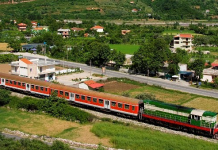 Trenat transportojnë kryesisht naftën dhe mineralet