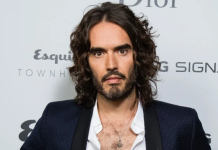 Russell Brand akuzohet për dy krime të tjera seksuale