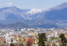 “Express”: Tirana, që kombinon energjinë urbane me autenticitetin