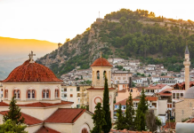 “The Sun”: Shqipëria me qytete antike dhe bregdet mahnitës