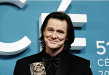Jim Carrey nderohet me çmimin “César” për kontributin në kinema