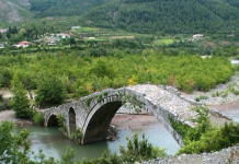 Ura e Kamarës, monumenti mesjetar pranë Mirakës