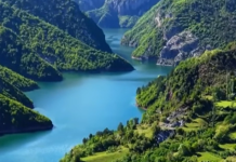 Levrushk në Pukë, mes gjelbërimit dhe maleve