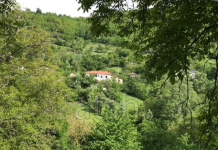 Dushaj, fshati piktoresk i kullave mbi Fushë-Bulqizë
