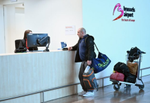 Nga 2028 do të lejohen lëngje dhe pajisje elektronike në çantat e dorës