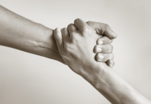 Solidaritet me njerëzit e prekur nga krizat