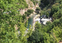 Drejt ujërave të freskëta të Matit te Ura e Vashës