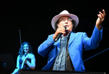 Al Bano : Besoj te paqja dhe njerëzimi