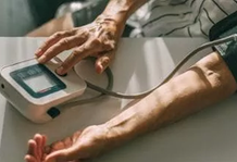 Matja e saktë e tensionit, pozicioni i krahut mund të çojë në rezultate të gabuara