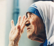 Humanistja shqiptare që ndihmoi të varfërit e gjithë botës